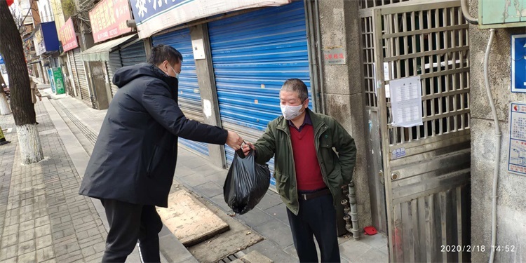 青春戰“疫” 志(zhì)願同行(xíng)