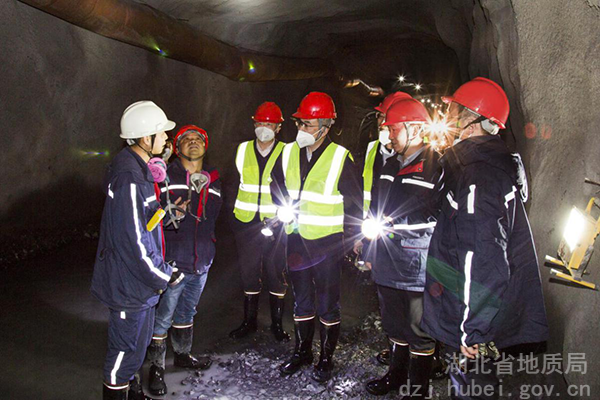 局領導赴宜昌拜訪并到(dào)在宜地(dì)勘單位調研