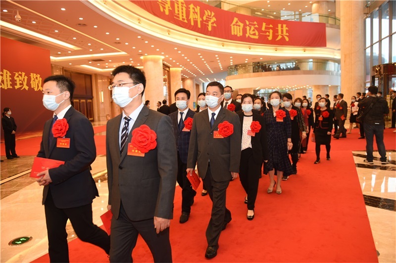 牢記囑托感恩奮進、弘揚偉大(dà)抗疫精神！今天，湖(hú)北(běi)隆重舉行(xíng)這(zhè)場(chǎng)表彰大(dà)會(huì)