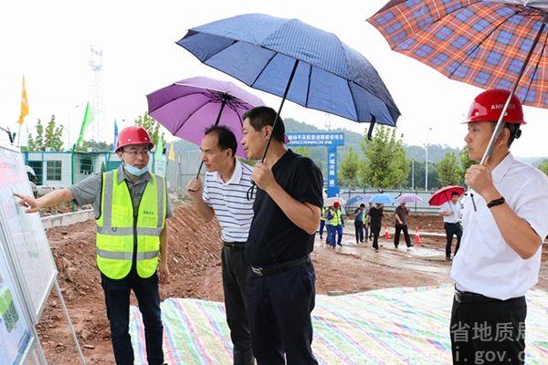 省應急管理(lǐ)廳副廳長(cháng)楊光(guāng)武到(dào)地(dì)質七大(dà)隊調研指導地(dì)質災害防治救援處置工(gōng)作(zuò)