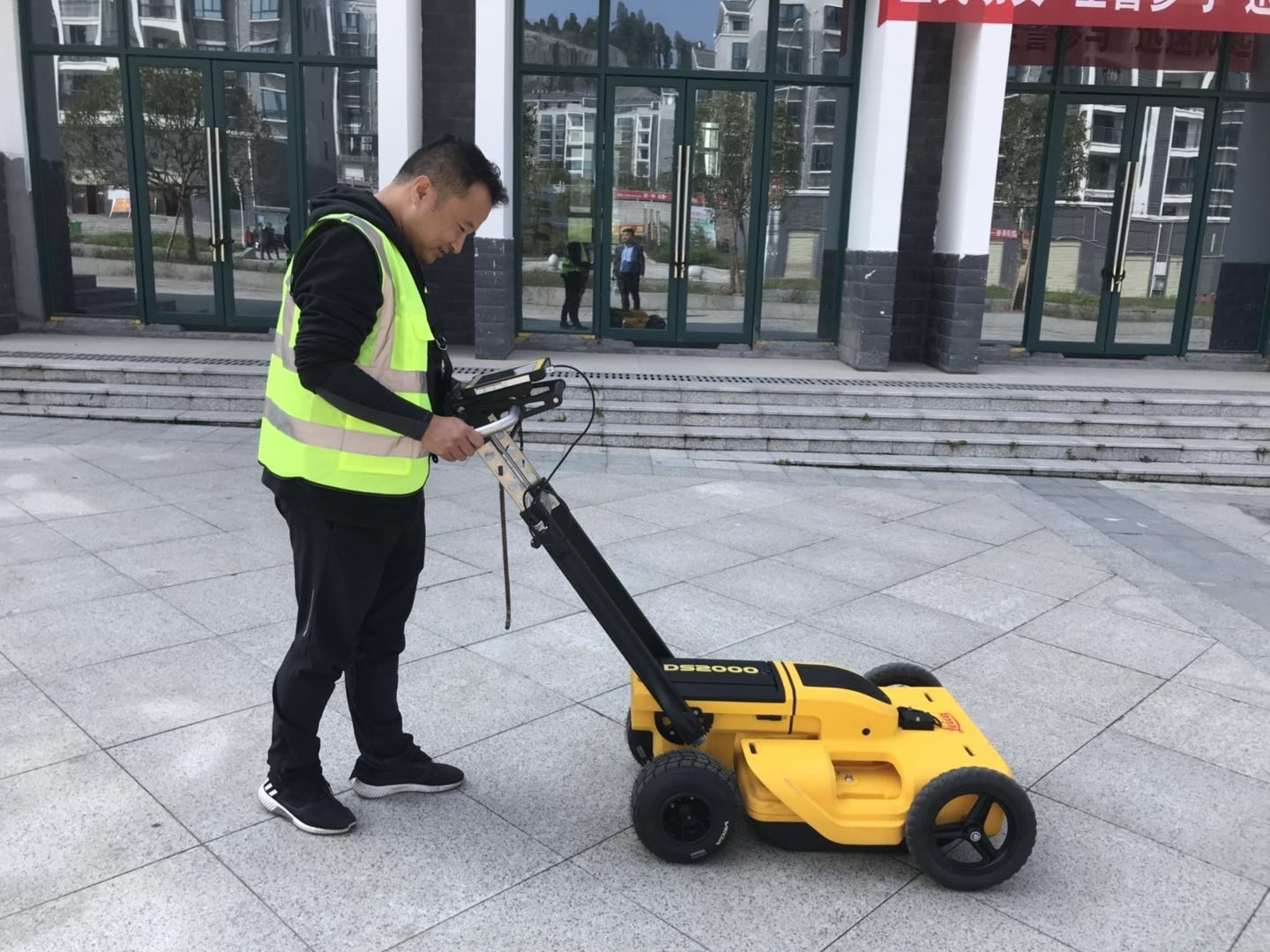 探地(dì)雷達車(chē)