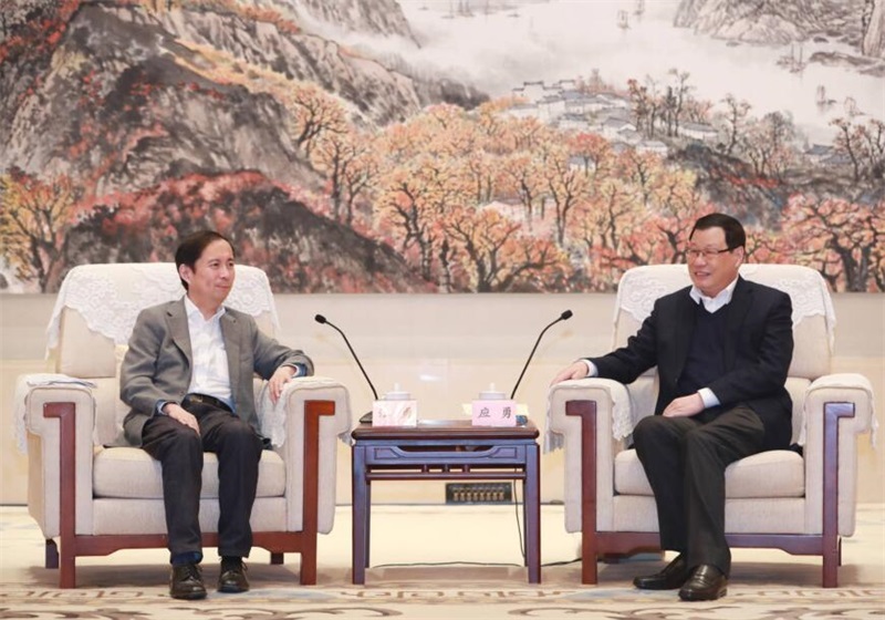 應勇與阿裡(lǐ)巴巴集團董事(shì)局主席兼CEO張勇座談