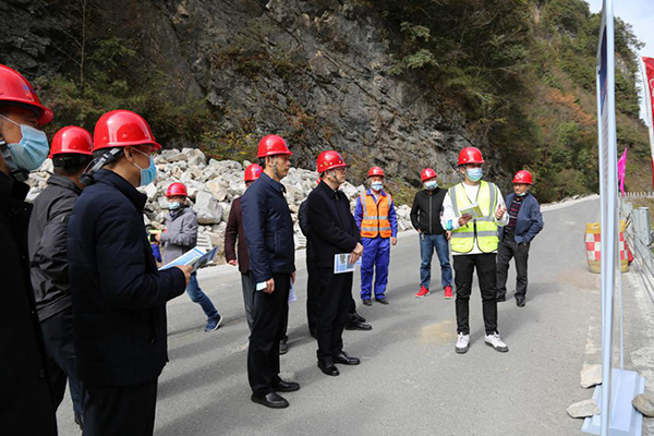 局領導到(dào)神農(nóng)架拜訪共謀發展新篇章(zhāng)