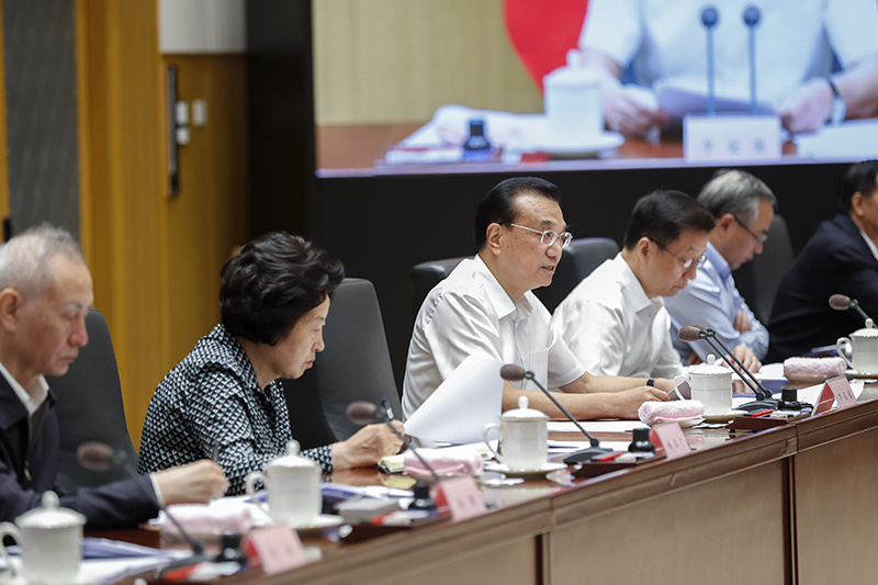 李克強：面對(duì)新的(de)困難挑戰，仍然要(yào)靠改革開(kāi)放(fàng)破解難題