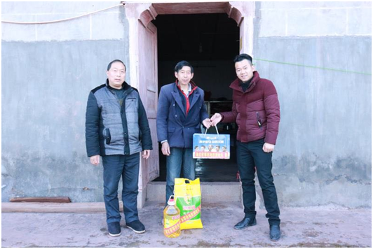 測繪隊關愛(ài)弱勢群體(tǐ)獲地(dì)方主流媒體(tǐ)報(bào)道(dào)