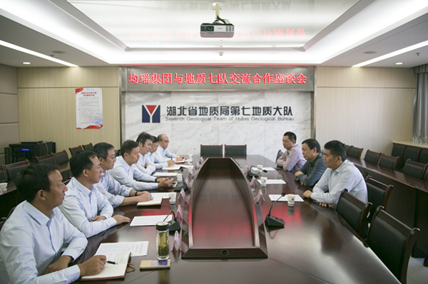 均瑤集團副總裁尤永石一(yī)行(xíng)到(dào)七隊考察